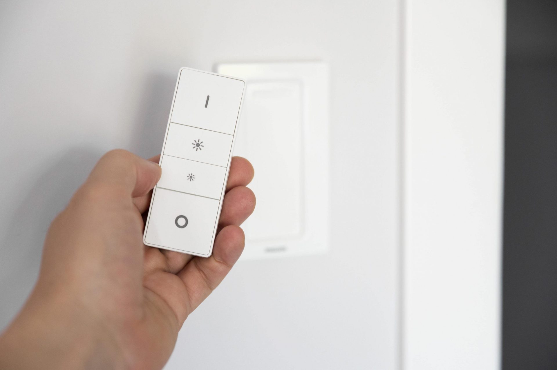 produtos para instalar e deixar a casa inteligente, interruptor inteligente