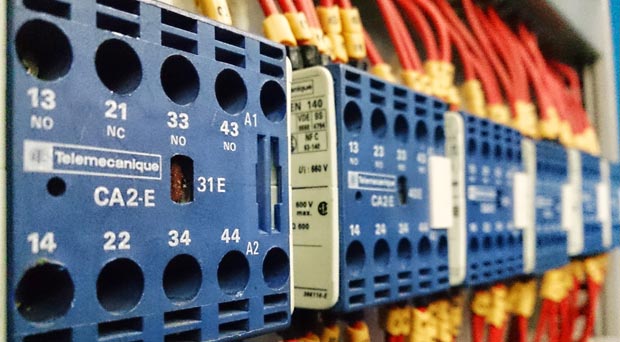 Resultado de imagem para A Importância de Comandos Elétricos