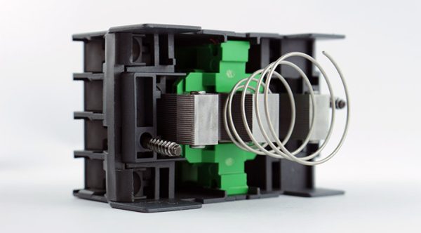 parte superior do contator tripolar