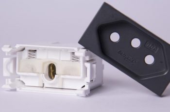 Tomada Com Obturador: Como evitar acidentes elétricos com crianças