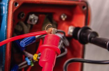 Como usar o megômetro corretamente na Manutenção Industrial
