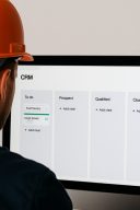 eletricista com CRM